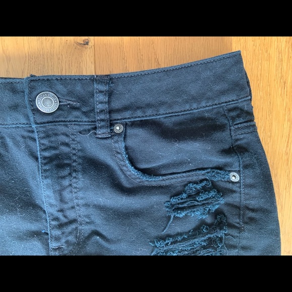 American Eagle black high waisted ‘Shortie’ shorts - Picture 2 of 4